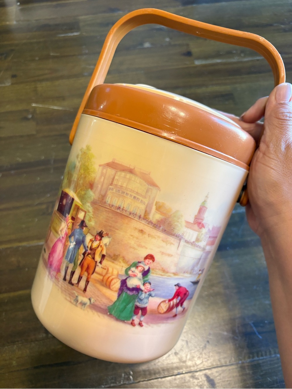 Cello Thermoware Vintage Insulated Lidded Food Warmer Lunch Carrier Scene